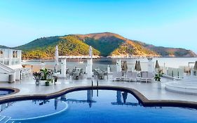 Parque Nereida Suites Hotel